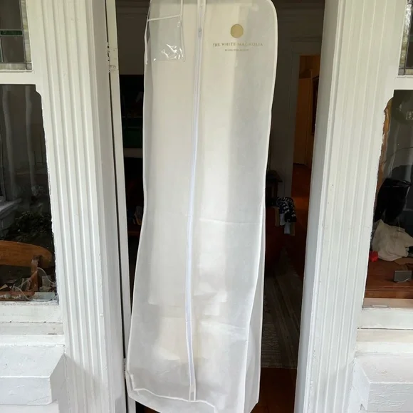 Made with Love “Harry” wedding dress with detachable train - Ivory - Picture 11 of 11